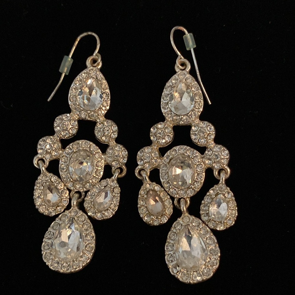 Beautiful rhinestone and silver chandelier, earrings, excellent condition